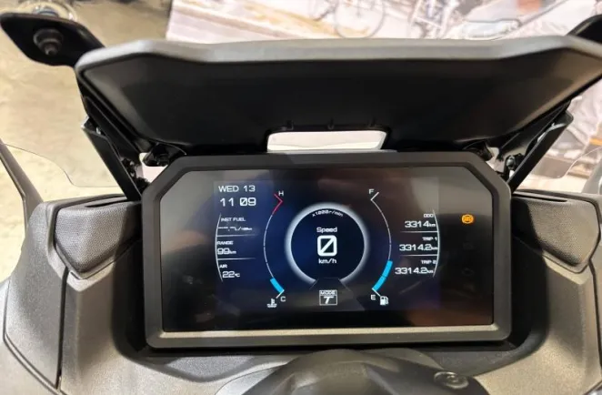 YAMAHA XP TMAX 562