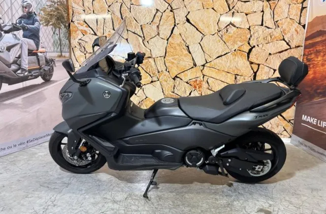 YAMAHA XP TMAX 562