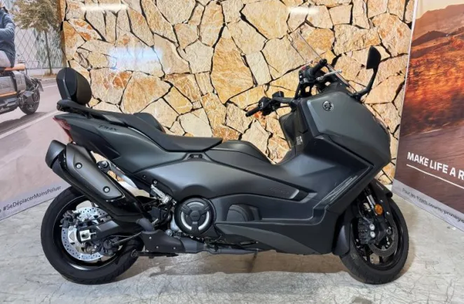 YAMAHA XP TMAX 562