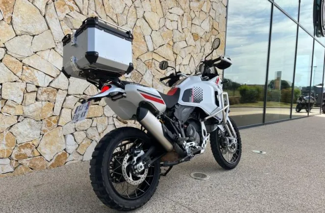 DUCATI 937 avec option