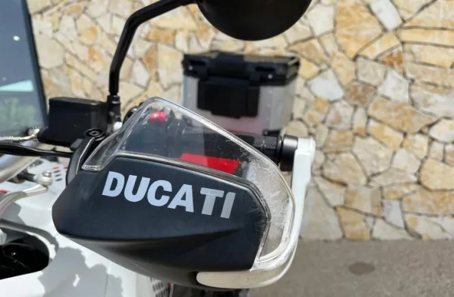 DUCATI 937 avec option