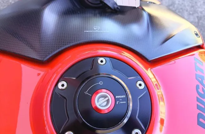 DUCATI 1103 Streetfighter V4 S 2023
