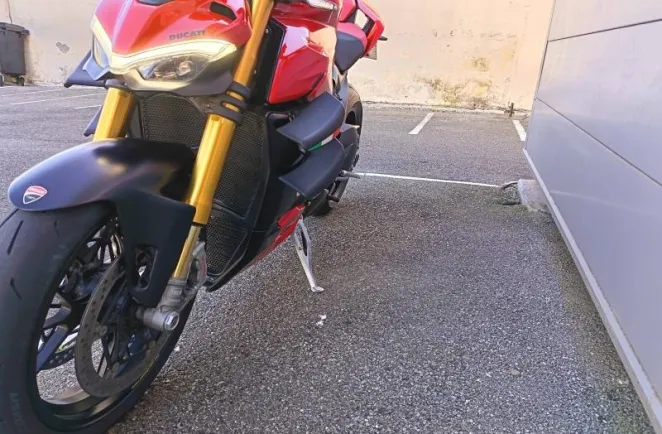 DUCATI 1103 Streetfighter V4 S 2023