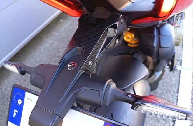 DUCATI 1103 Streetfighter V4 S 2023