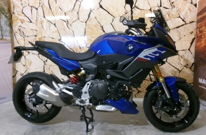 BMW F 900 XR