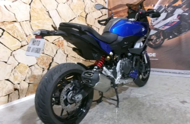 BMW F 900 XR