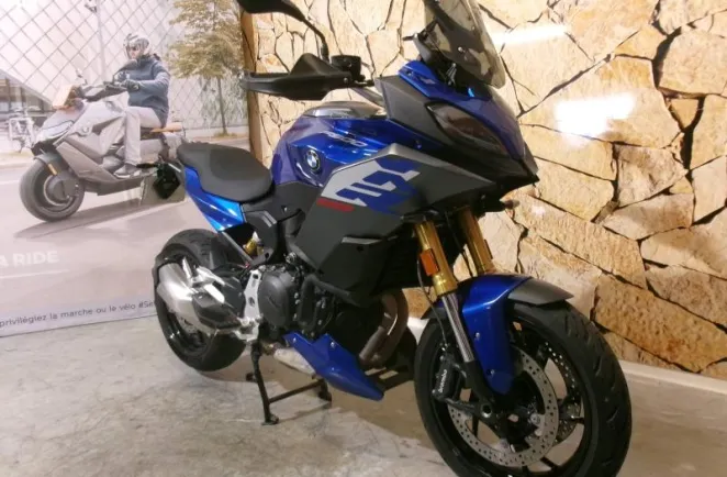 BMW F 900 XR