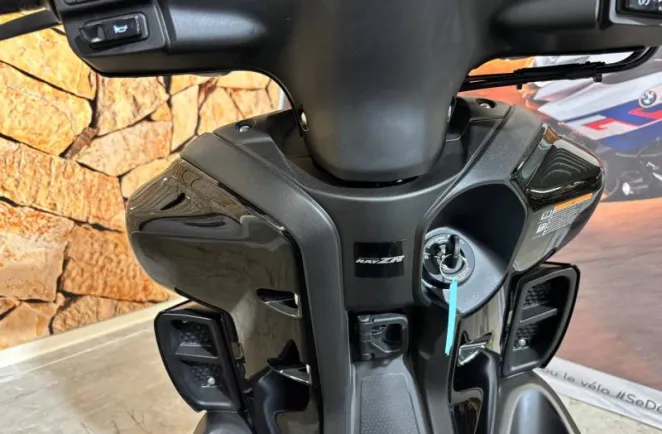 YAMAHA RayZR 125