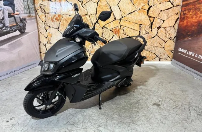YAMAHA RayZR 125