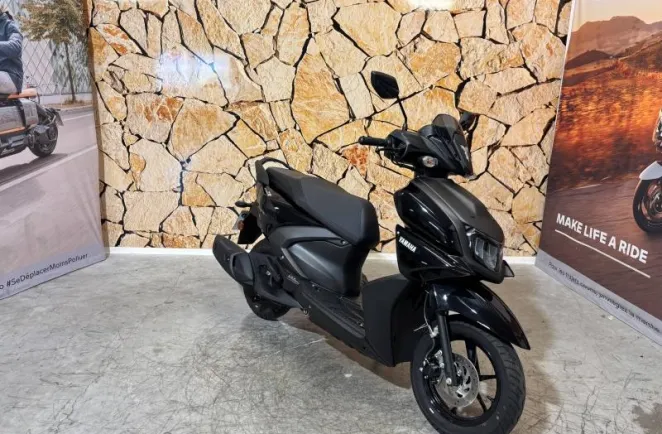 YAMAHA RayZR 125