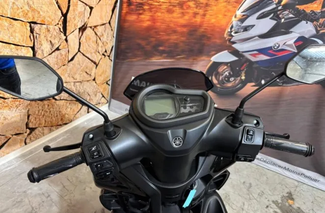 YAMAHA RayZR 125