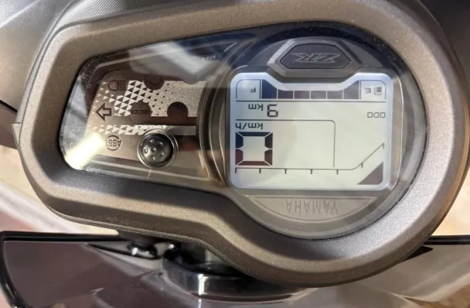 YAMAHA RayZR 125