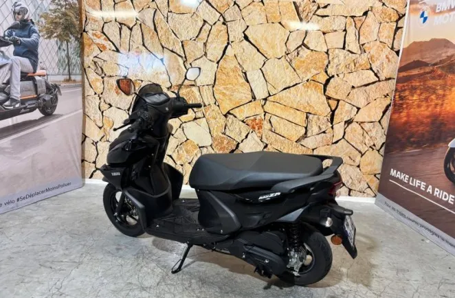 YAMAHA RayZR 125