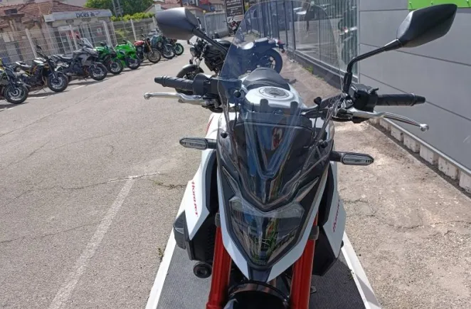 HONDA 750 Hornet TAMPON + BULLE  6066 KMS A SAISIR