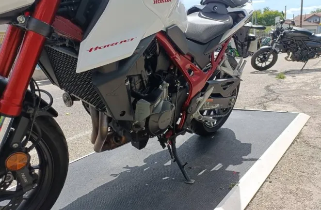 HONDA 750 Hornet TAMPON + BULLE  6066 KMS A SAISIR