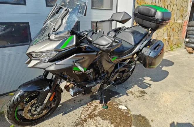KAWASAKI 1000 2022