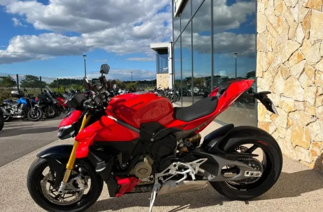 DUCATI 1103  V4 S