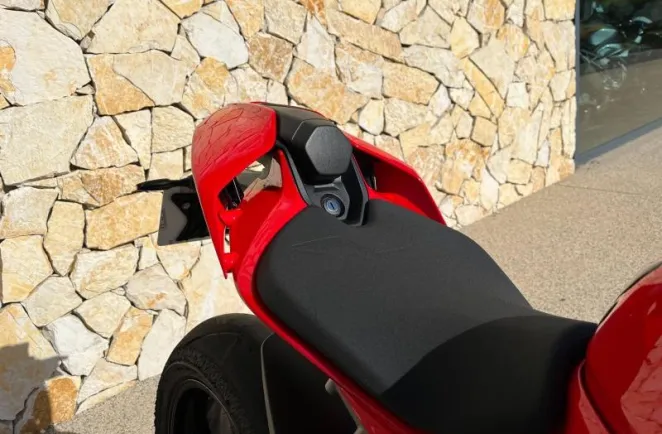 DUCATI 1103  V4 S