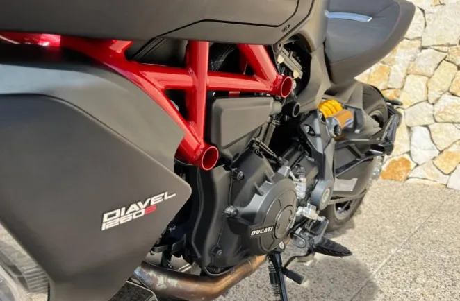 DUCATI 1260 S