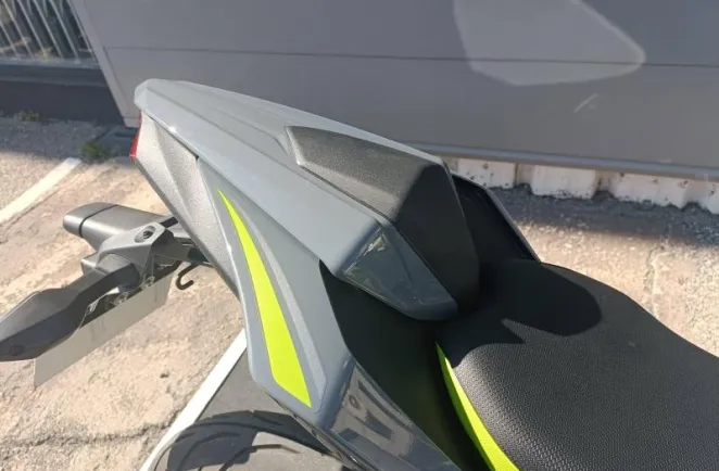 KAWASAKI 125 Gris 2026 PACK PERFORMANCE