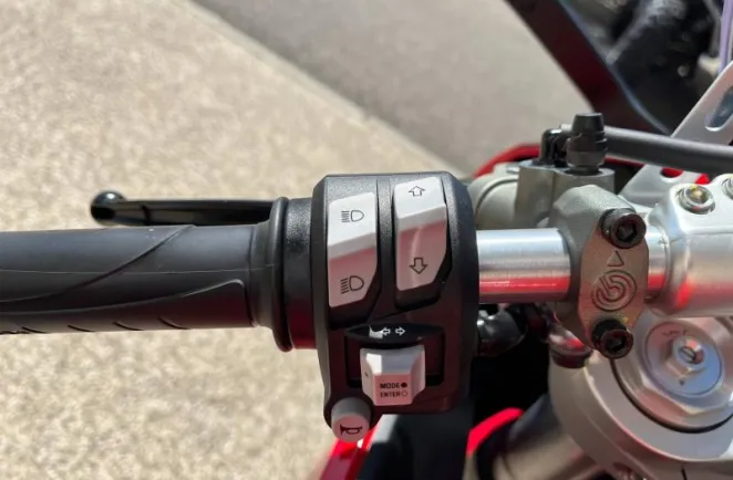 DUCATI 950 S