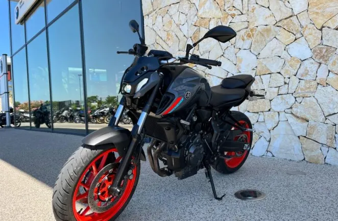 YAMAHA MT-07 700 35KW A2 AKRAPOVIC