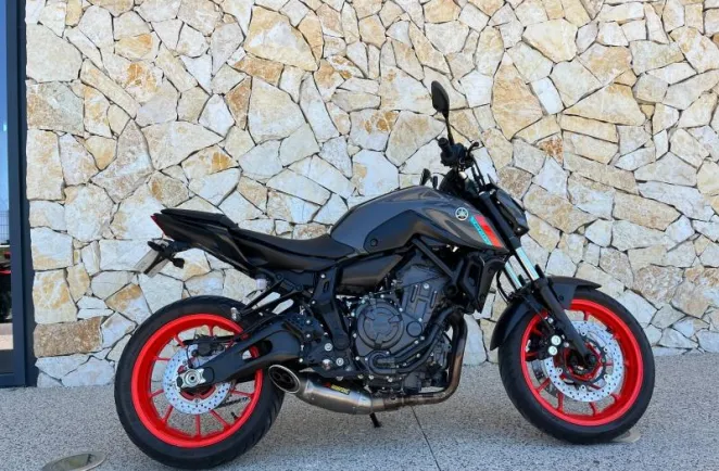 YAMAHA MT-07 700 35KW A2 AKRAPOVIC