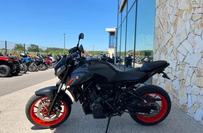 YAMAHA MT-07 700 35KW A2 AKRAPOVIC