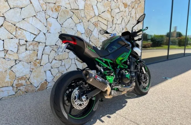 KAWASAKI 900 2025 125cv voir d'options