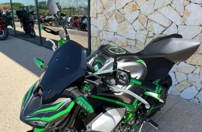 KAWASAKI 900 2025 125cv voir d'options