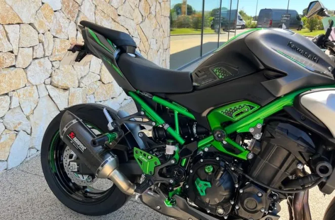 KAWASAKI 900 2025 125cv voir d'options