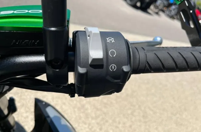 KAWASAKI 900 2025 125cv voir d'options