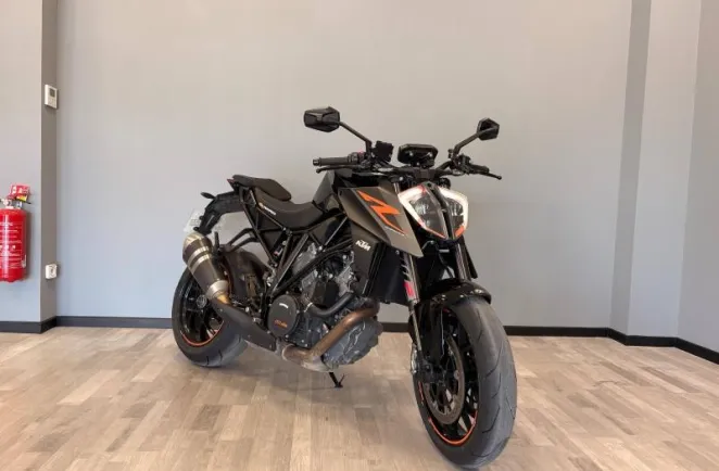 KTM Super Duke 1290 R ABS 2016