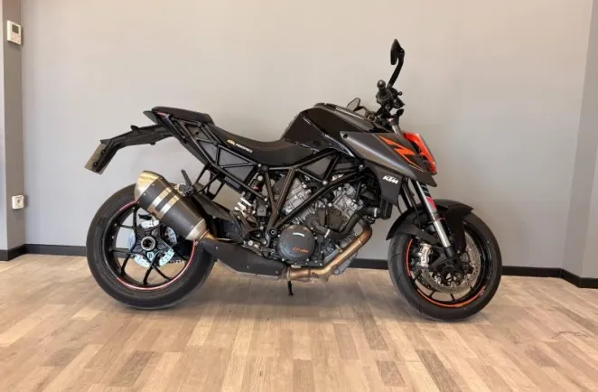 KTM Super Duke 1290 R ABS 2016