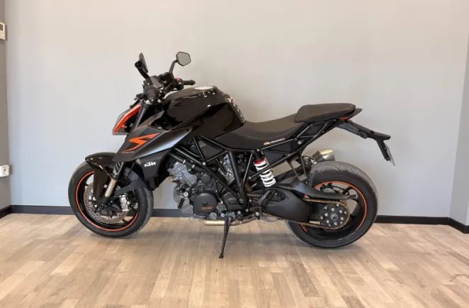 KTM Super Duke 1290 R ABS 2016