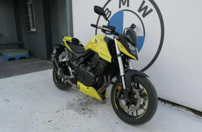 HONDA 750 Hornet A2 + Options