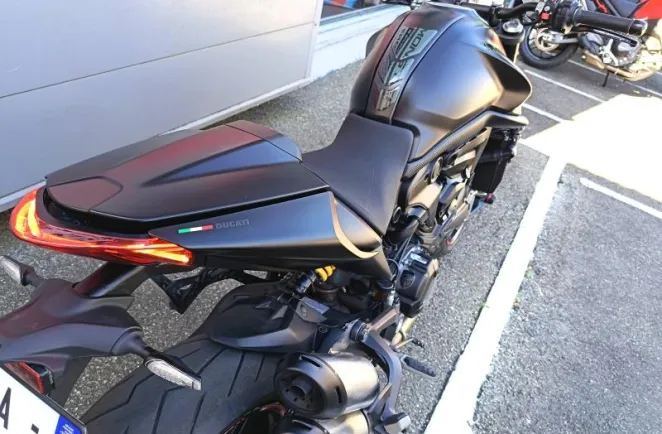 DUCATI Monster+ 937