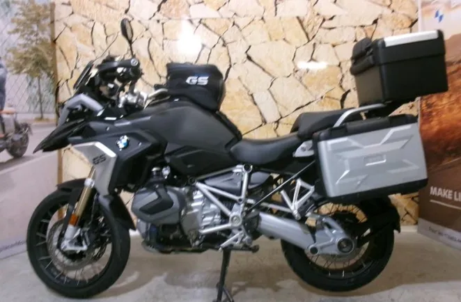 BMW R 1250 GS 3 PACKS + AKRAPOVIC + JANTES RAYONS