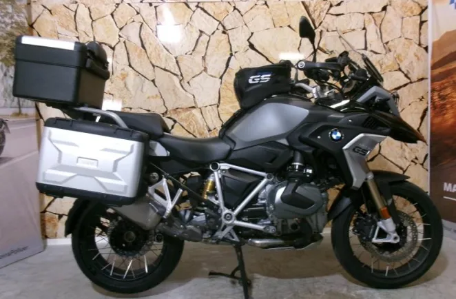 BMW R 1250 GS 3 PACKS + AKRAPOVIC + JANTES RAYONS
