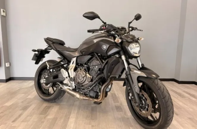 YAMAHA MT-07