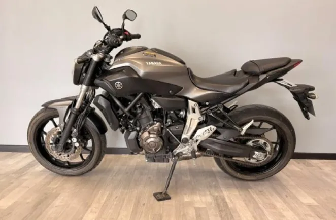 YAMAHA MT-07