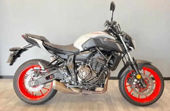 YAMAHA MT-07 700