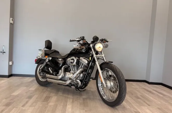 HARLEY-DAVIDSON Sportster XL 883 Low Noir 2009