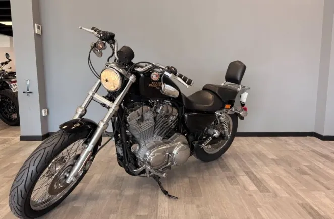 HARLEY-DAVIDSON Sportster XL 883 Low Noir 2009