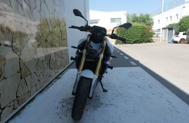 BMW 900 R A2