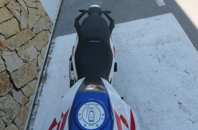 BMW 900 R A2