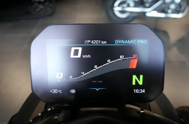 BMW 1000 R 2025 Style Sport Finition Pro