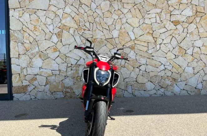 DUCATI 1158 V4 + Pieces carbone