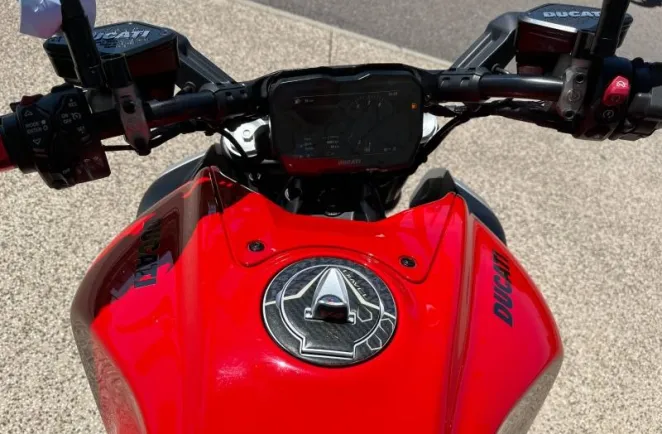 DUCATI 1158 V4 + Pieces carbone