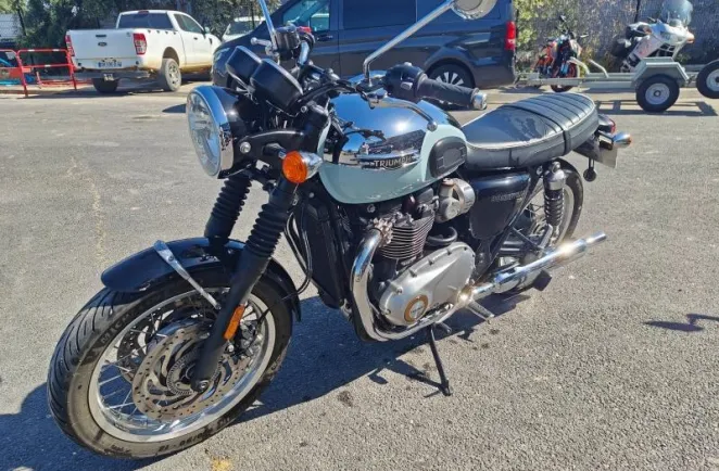 TRIUMPH Bonneville T120 1200 Chrome Edition